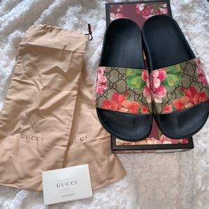 Gucci Blooms Supreme floral slide sandals